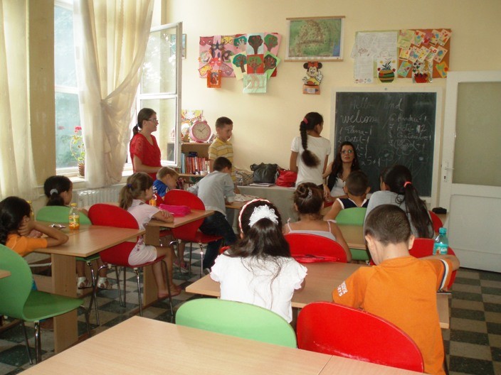 Centrul Comunitar “LA VALE” cu servicii de zi  pentru copii defavorizaţi
